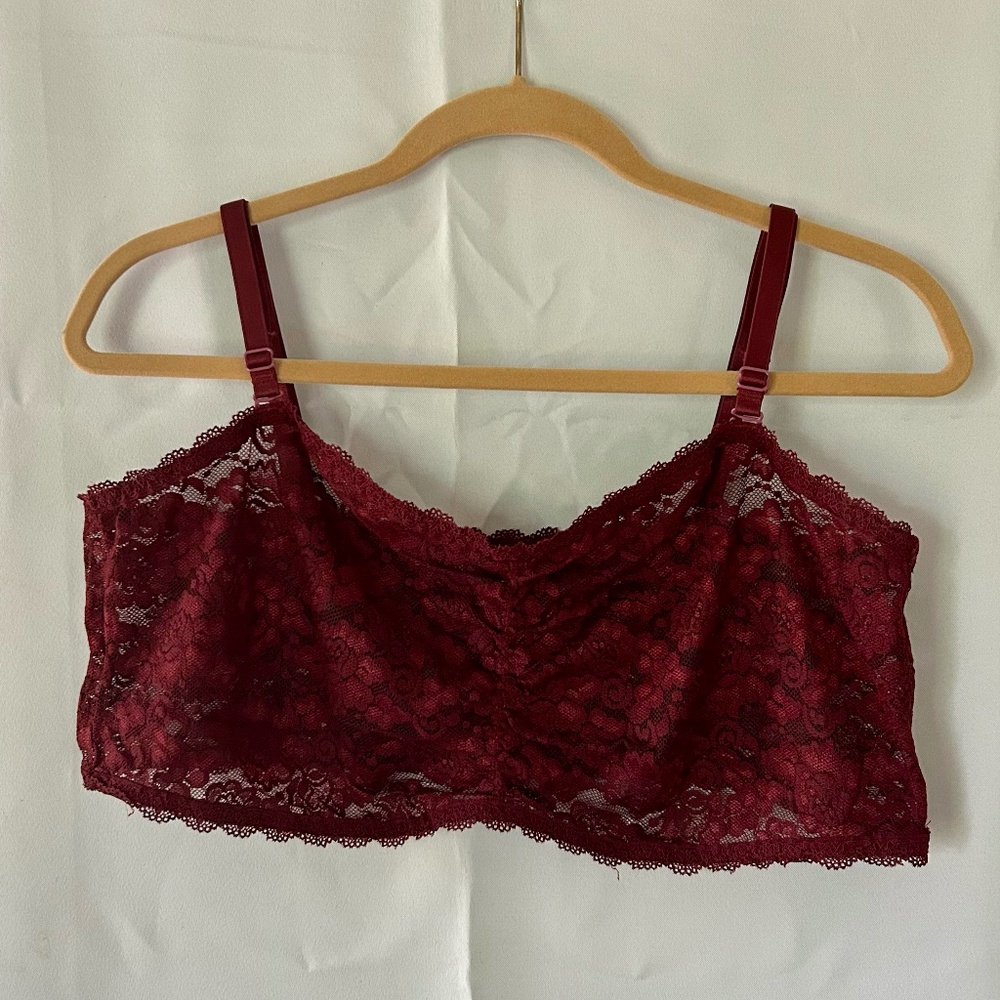 Torrid Unlined Lace Bandeau size 3 - red